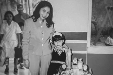Nikita Willy Pamerkan...