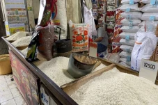 Harga Beras Naik, Pedagang...