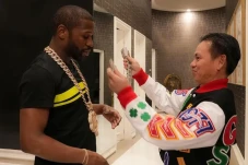 Edan! Mayweather Beli...