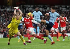 Hasil Arsenal vs Brentford:...