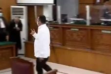 Kuat Maruf Beri Salam...