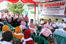 Usbat Ganjar Ajari Jamaah...