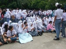 Tuding Banyak Pungli,...