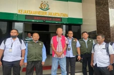 Penyidik Pajak Serahkan...