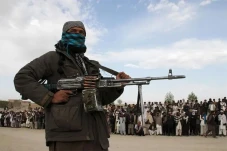 Pasukan Taliban Tewaskan...