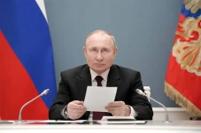 Putin: Rusia Hidup di...