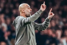Pep Guardiola Perpanjang...