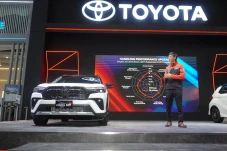 New Corolla Cross GR...