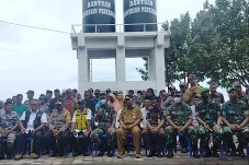 Prabowo Beri Bantuan...