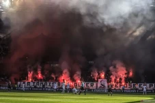 Geger Stadion Klub Liga...