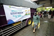 Warga Bandung Serbu...