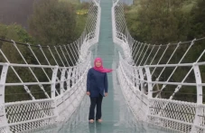 Jembatan Kaca Seruni...