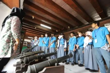 Ratusan Warga Diajak...