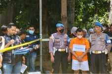 Banyak Kejanggalan,...