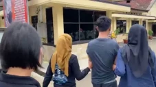 Ajak Pacar Bersetubuh...