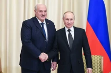 Putin Bertemu Lukashenko,...