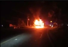 Bus Pariwisata Bawa...
