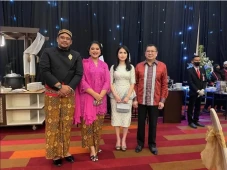 Momen Kebersamaan HT-Liliana...