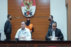 Bupati Mamberamo Tengah...
