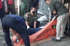 Terjebak Macet Parah,...
