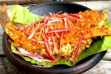 7 Kuliner Khas Danau...