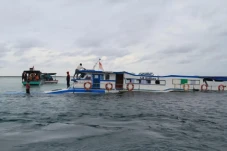 Kapal Logistik Pembawa...