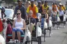 Puluhan Ribu Warga Rusia...