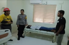 Karyawan Tambang Emas...