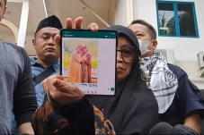 Ibu Ustaz Arifin Ilham...