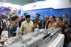 Prabowo Boyong Industri...