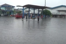 Terendam Banjir, Terminal...