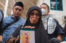 Ibu Ustaz Arifin Ilham...