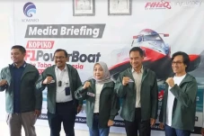 Balapan F1 Powerboat...