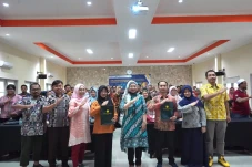 Cetak Pelatih Andal,...