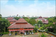 FTUI Buka Program S2...