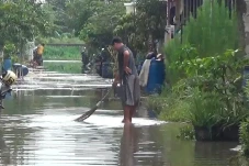 Hari Ketiga Perumahan...