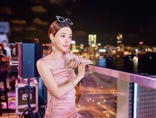 Profil Abby Choi, Model...