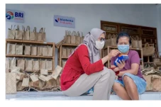 Memberi Makna Indonesia,...