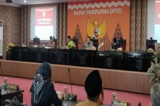 Dewan Kendal Ketok Raperda...