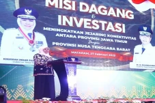 Gubernur Khofifah Ajak...