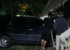 Mobil Innova Tiba-tiba...