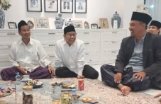 Bertemu di Wisuda Al...