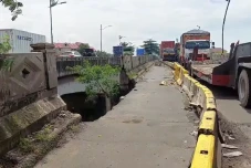 Pagar Jembatan Marunda...