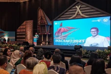 Wakili Presiden Buka...