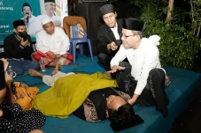 Jalankan Syariat Islam,...