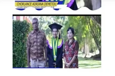 Gadis Asal Papua Ini...