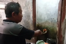 Kronologi WC Meledak...