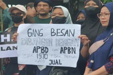 Kisruh Penutupan Gang...