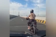 Viral! Pria Bermotor...