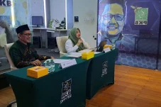 Ketua PBNU Robikin Emhas...